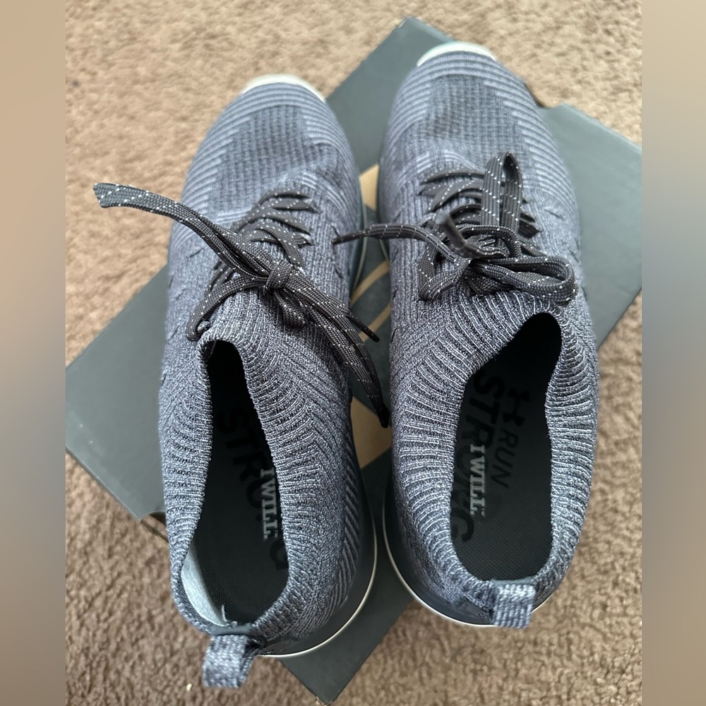 Under Armour CHARGED Gray Black White Sneakers Men’s Size US 8.5 👟💙